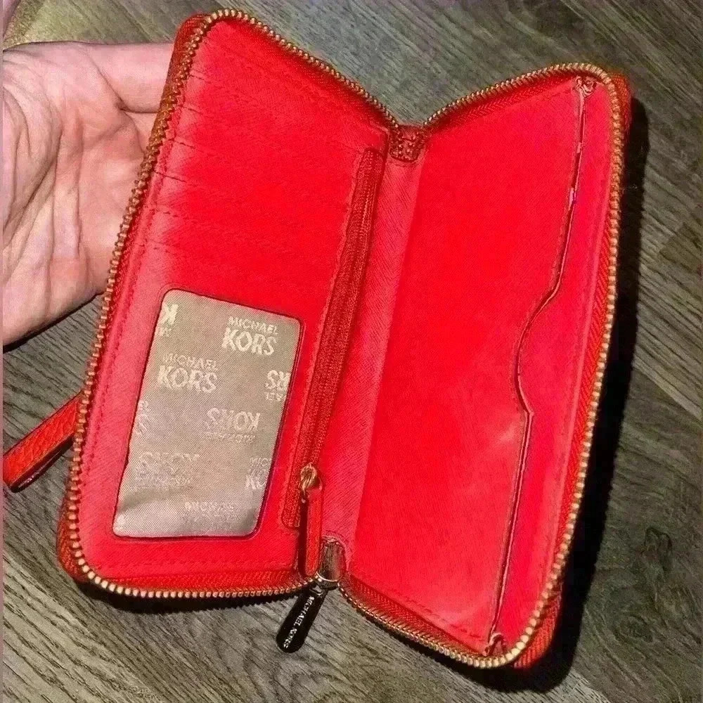 Michael Kors Wallet - Picture 2 of 2